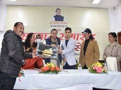 
      
      Uttrakhand CM awards shuttler Lakshya Sen with Rs 15 lakh
      
      