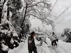 
      
      Sikkim: Army rescue over 300 tourists stranded in heavy snowfall
      
      