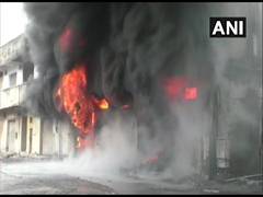 
      
      Maharashtra: Massive fire breaks out in chemical goddown in Thane
      
      