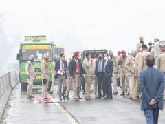 
      
      'Apne CM ko thanks kehna, ki mein Bhatinda airport tak zinda...
      
      