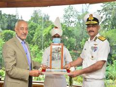 
      
      Indian Coast Guard DG, VS Pathania, calls on A&amp;N L-G DK Joshi
      
      