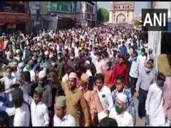 
      
      Hyderabad: AIMIM supporters protest over firing on Owaisi's convoy
      
      