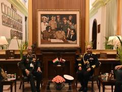 
      
      Commander Royal Navy of Oman calls on Army Chief General MM...
      
      