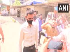 
      
      Sameer Wankhede arrives at Kopri Police Station in connection...
      
      
