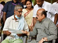 
      
      Karnataka CM hands over cheque of Rs 25 lakh to family of...
      
      