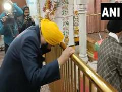 
      
      Punjab: Bhagwant Mann visits Gurdwara, Jalebi preparation...
      
      