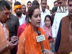 
      
      Hindu-Muslim-Sikh-Isai Sabke Sab Hein Bhaajpayee: Aparna...
      
      