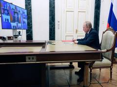 
      
      Putin discusses NATO military built-up, sending weapons to...
      
      