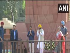 
      
      Bhagwant Mann, Arvind Kejriwal pay floral tributes at...
      
      