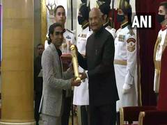 
      
      Tokyo Paralympics champion Pramod Bhagat receives Padma Shri
      
      