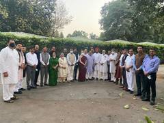 
      
      Sonia Gandhi holds meeting with Himachal Cong leaders,...
      
      