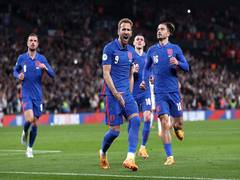 
      
      Harry Kane becomes England's joint second-highest scorer
      
      
