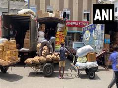 
      
      Ration, vegetables from India reach Colombo 
      
      