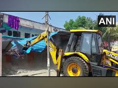 
      
      Civic officials thrashed by mob in Pune
      
      