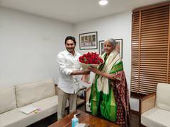
      
      Andhra CM Jagan Mohan Reddy meets Amit Shah, Nirmala Sitharaman
      
      