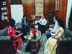 
      
      Jaishankar meets Secretary to Mauritius' Cabinet NK Ballah
      
      