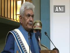 
      
      J-K LG Manoj Sinha condemns killing of sarpanch by terrorists 
      
      
