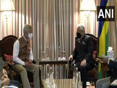 
      
      EAM S Jaishankar calls on Mauritius PM Pravind Kumar Jugnauth
      
      