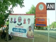 
      
      Posters seen outside BJP office in Gandhinagar welcoming Hardik
      
      