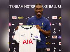 
      
      Premier League: Tottenham sign Yves Bissouma from Brighton
      
      