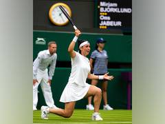 
      
      Wimbledon: Ons Jabeur downs Bjorklund; Raducanu sails into R2
      
      