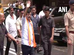 
      
      Sanjay Raut reaches ED office in  Mumbai
      
      