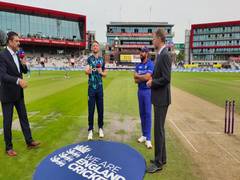 
      
      India win toss and opt to field in 3rd ODI; Siraj replaces Bumrah
      
      