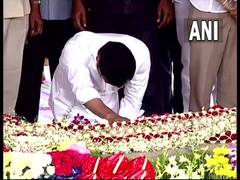 
      
      AP CM pays tribute to late father & former CM Rajasekhara Reddy
      
      