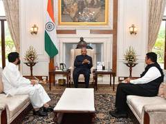 
      
      Eknath Shinde, Devendra Fadnavis call on President Kovind
      
      