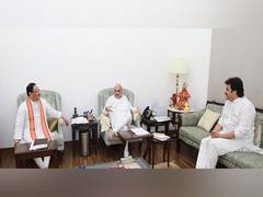 
      
      Expelled Cong MLA Kuldeep Bishnoi meets Amit Shah, JP Nadda
      
      