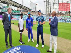 
      
      Eng vs Ind: Visitors win toss and opt to field
      
      