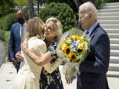 
      
      Biden welcomes Ukrainian first lady at White House
      
      