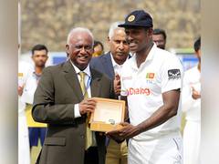 
      
      Sri Lanka Cricket felicitates Angelo Mathews
      
      