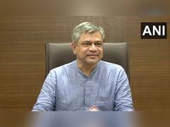
      
      Day 1 5G spectrum auction: Rs 1.45 lakh worth bids received
      
      