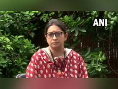 
      
      Smriti Irani demands apology from Cong for 
