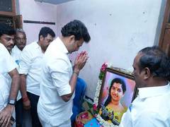 
      
      TN Education Minister visits parents of girl who died by suicide 
      
      