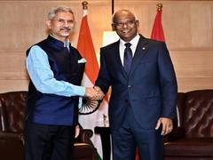 
      
      Jaishankar calls on Maldivian President Solih 
      
      