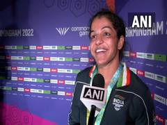 
      
      Got emotional when national anthem was played, says Sakshi Malik
      
      