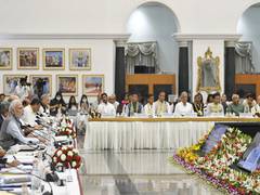 
      
      Agriculture, GST among key issues discussed in NITI Aayog meet
      
      