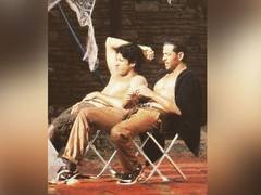 
      
      Farhan Akhtar returns to dialogue writing with 'Gully Boys'
      
      