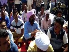 
      
      After daughter molested, father hangs self in MP
      
      