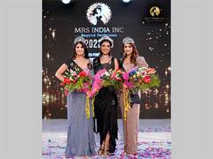 
      
      Soha Ali Khan,Azharuddin crowns Sargam Koushal as Mrs India World
      
      