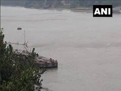 
      
      Odisha: Cyclone Bulbul kills 2 in Kendrapara 
      
      