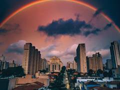 
    Colorful urban environments in virtual reality promote happiness
    