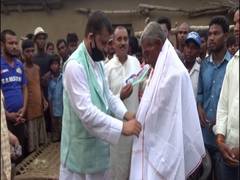 
      
      LJP felicitates Bihar man who carved out 5 km canal in 30 years
      
      