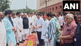 
      
      Congress chief Kharge joins INDIA bloc protest against Bihar SIR
      
      