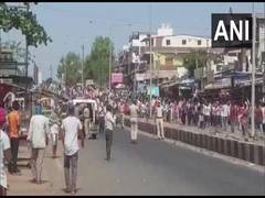 
      
      Around 60 migrant workers arrested for protesting in Surat
      
      