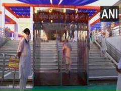 
      
      People pay visit to Bangla Sahib Gurudwara in Delhi
      
      