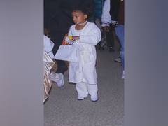 
    North West flashes ten thousand dollars Hermes Birkin bag
    
