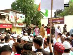 
      
      Mumbai: Thousands protest outside Hari Masjid over CAA, NRC
      
      